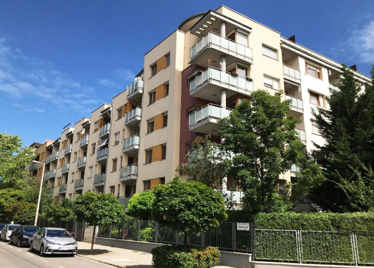 Harmony Apartments Budapest Esterno foto